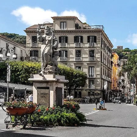 Palazzo Starace Konukevi 4*