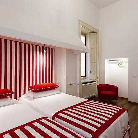 Konukevi Palazzo Starace 4*