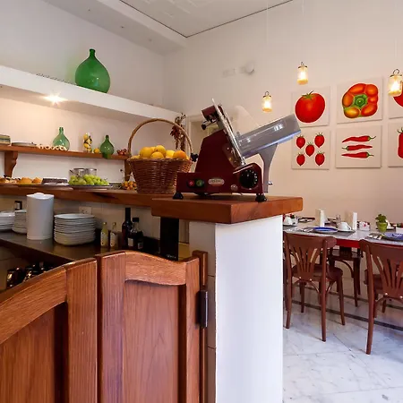 Palazzo Starace 게스트하우스 4*