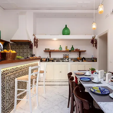 Palazzo Starace 招待所 索伦托