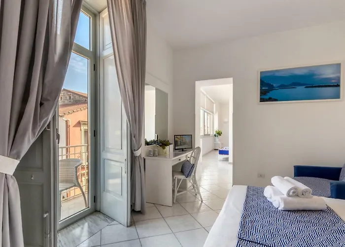 Affittacamere Palazzo Starace 4*