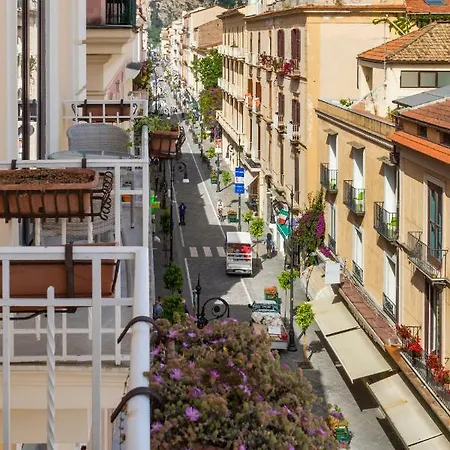 Palazzo Starace Konukevi